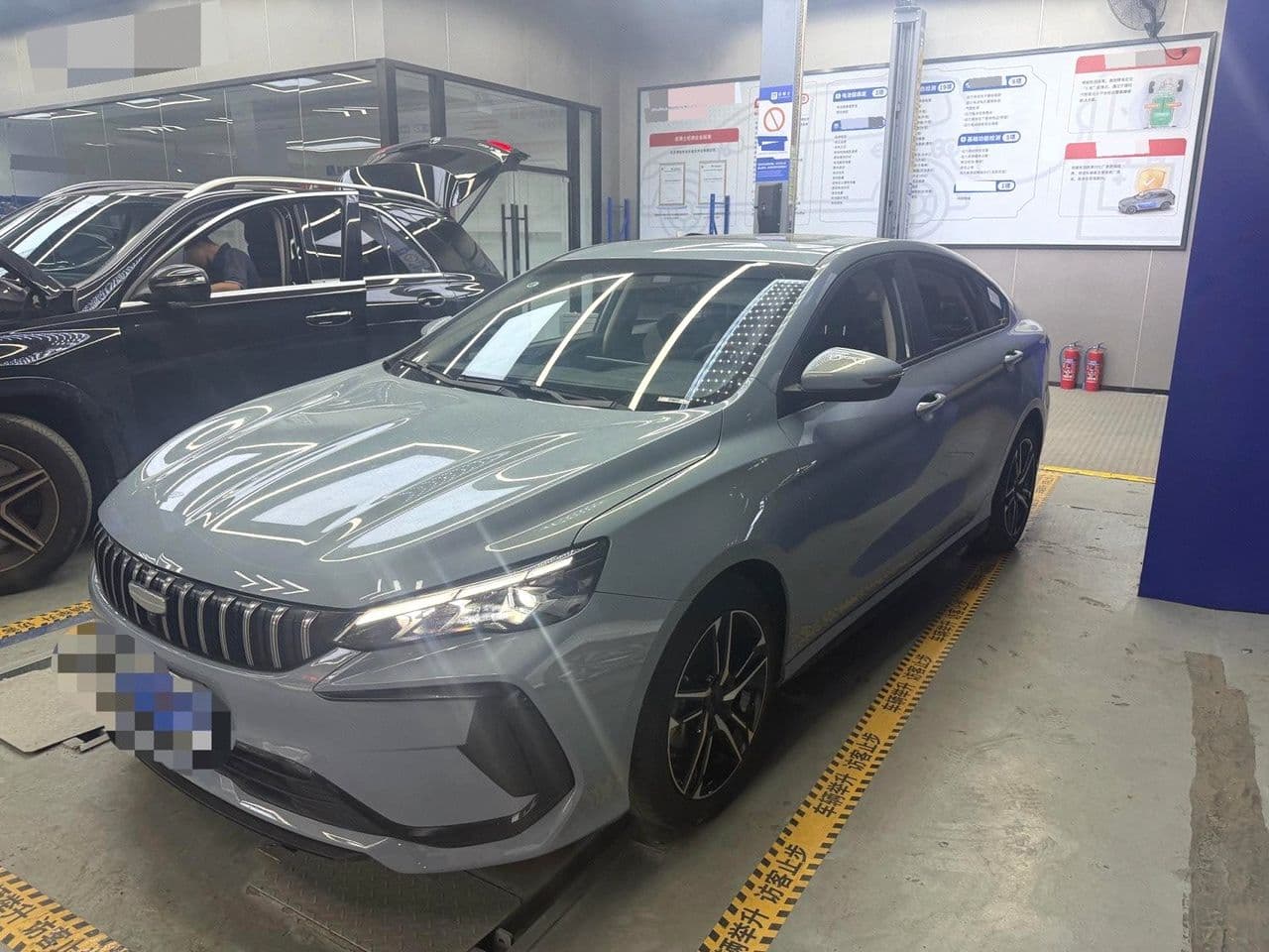 2023 Geely Emgrand, photo 1 of 7