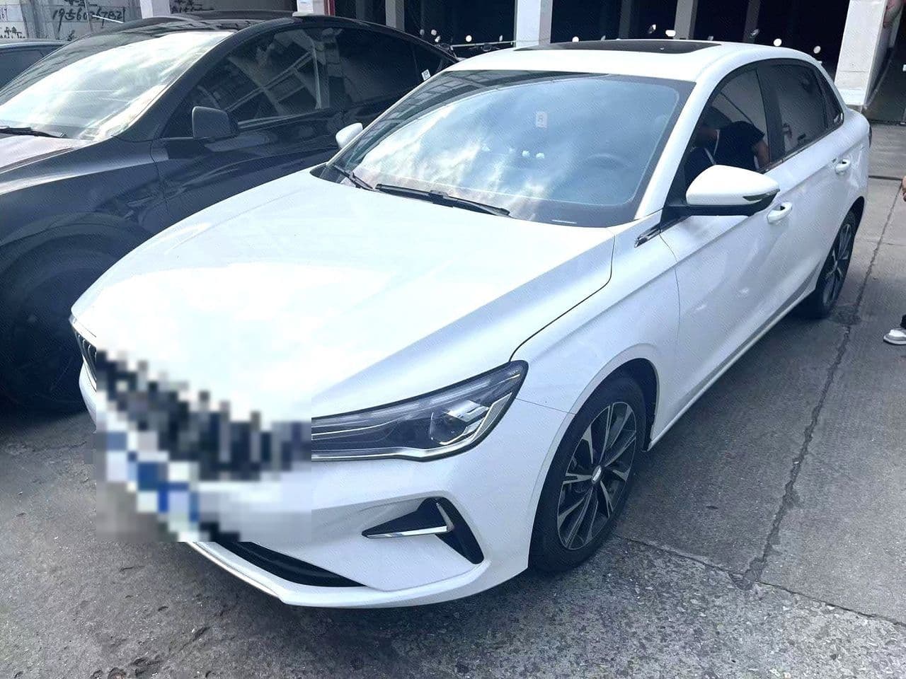2025 Geely Emgrand, photo 1 of 6