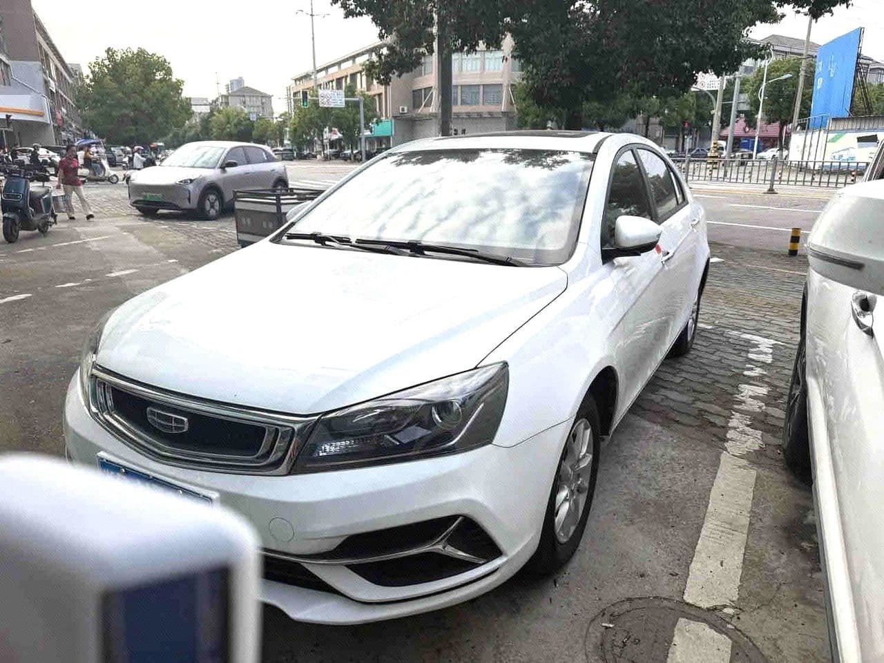 2020 Geely Emgrand, photo 1 of 7