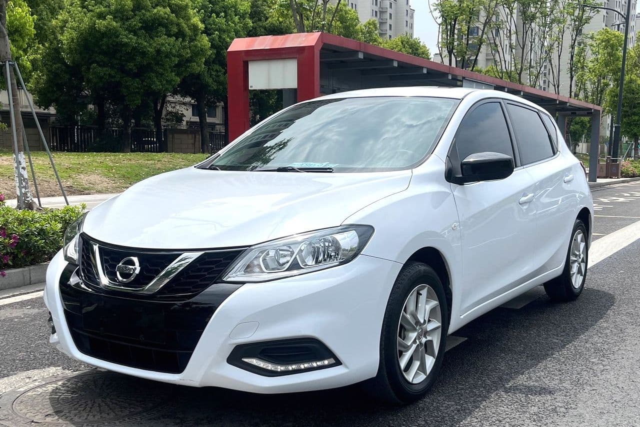 2021 Nissan Tiida, photo 1 of 11