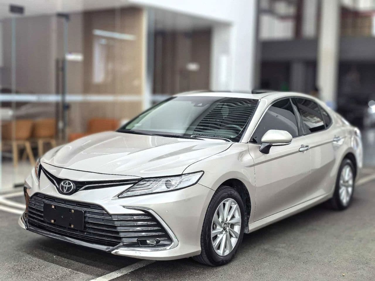 2023 Toyota Camry, photo 1 of 6