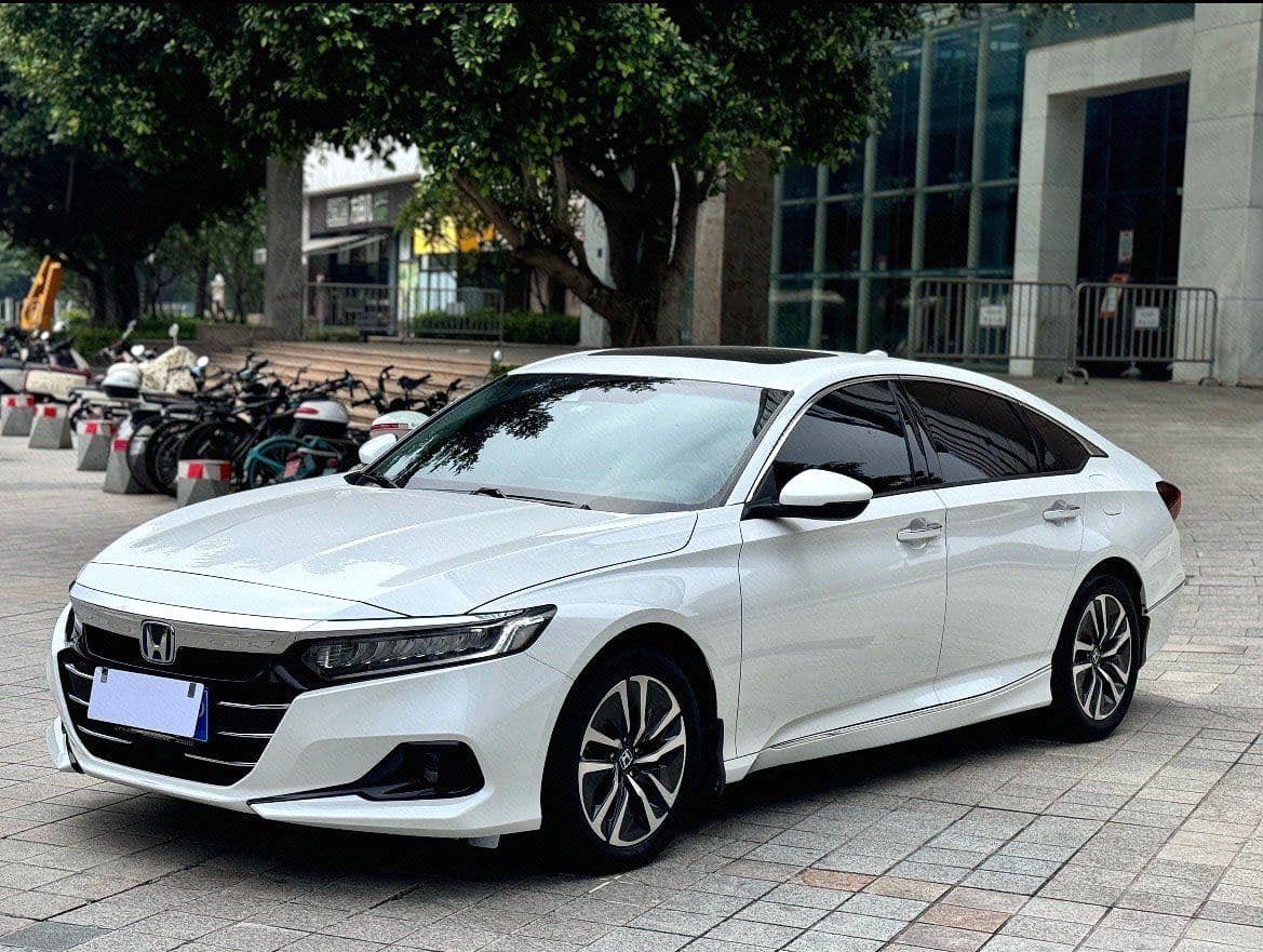 2022 Honda Accord Hybrid, photo 1 of 5